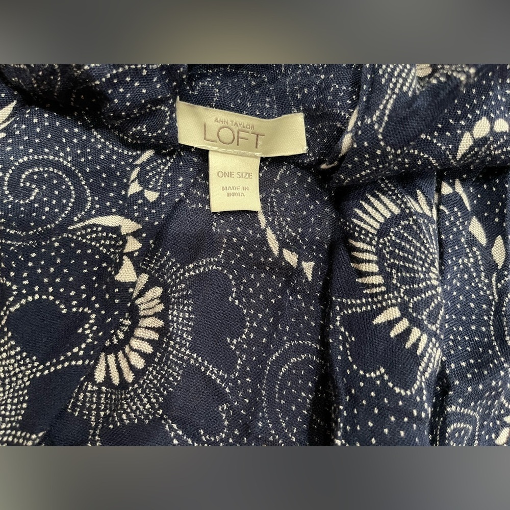 LOFT Navy and White Floral Fabric - Picture 5 of 6